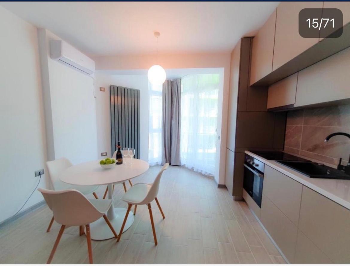 Bea Apartament On The Beach -Mamaia Nord Navodari Ngoại thất bức ảnh