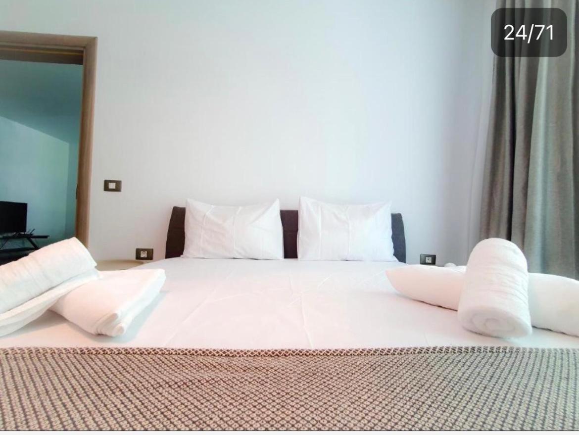 Bea Apartament On The Beach -Mamaia Nord Navodari Ngoại thất bức ảnh
